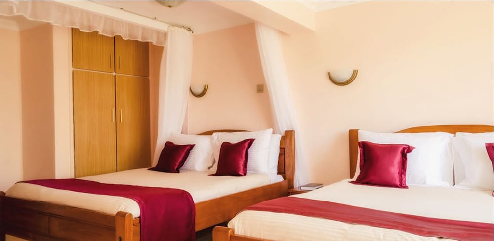 Phoenicia Hotel 16/50