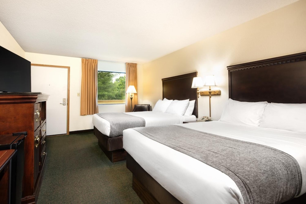 Brookwood Inn 12/46
