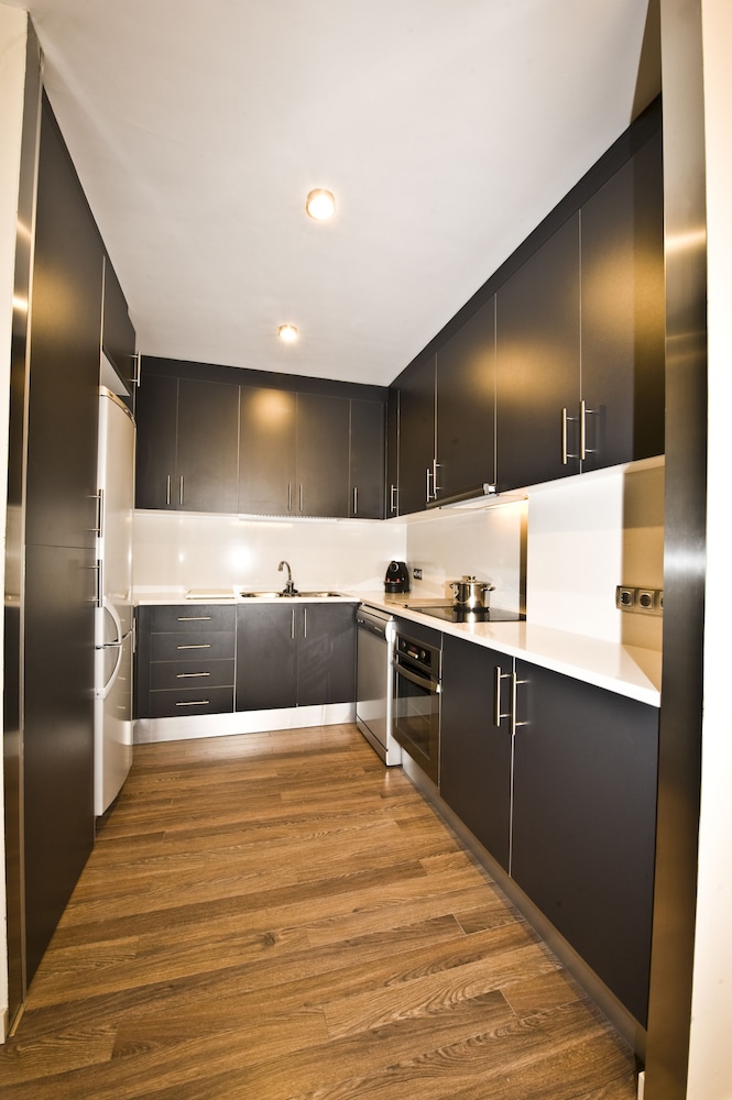 Casp74 Apartments 8/69