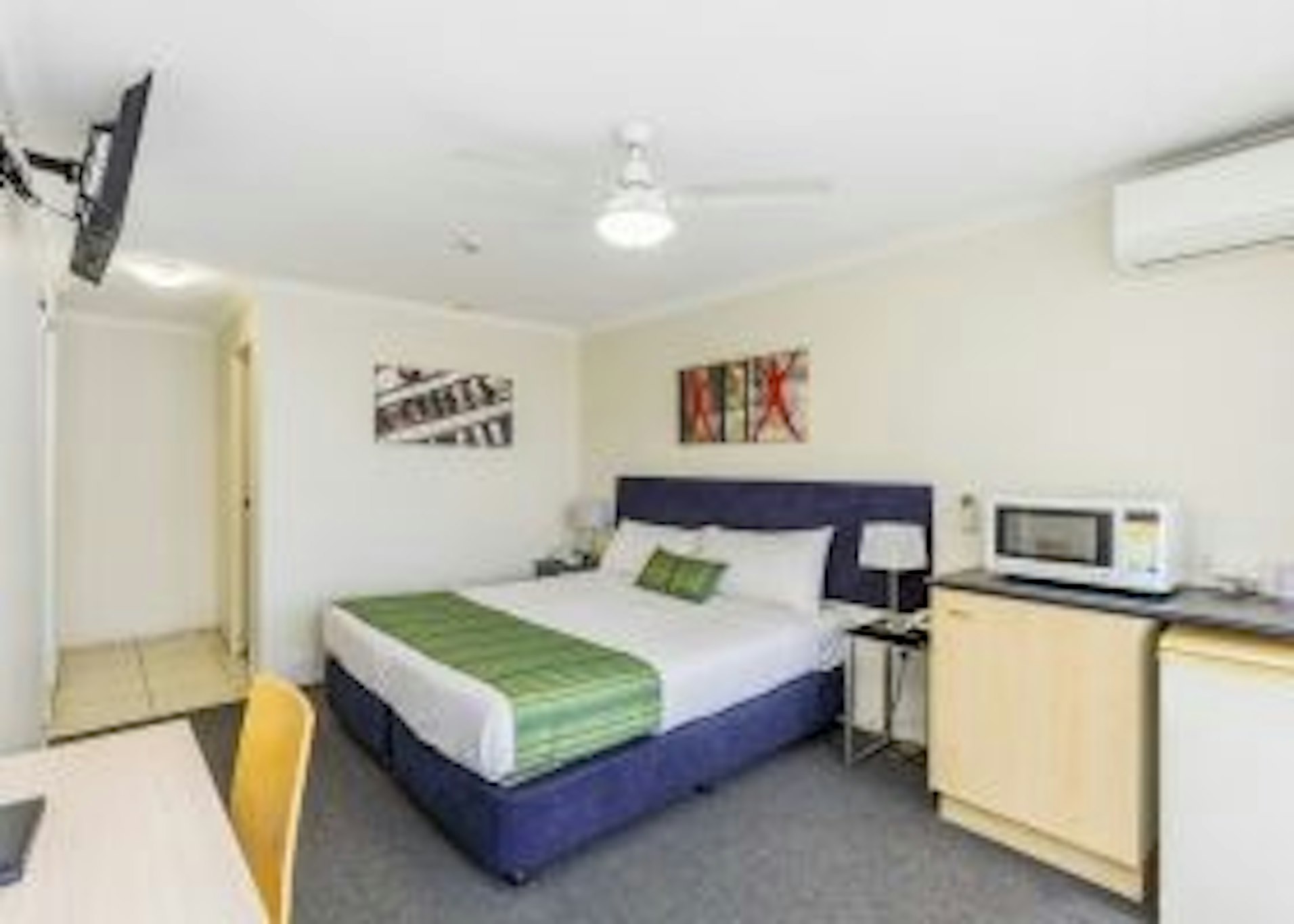 THE WELLINGTON APARTMENT HOTEL 12/48