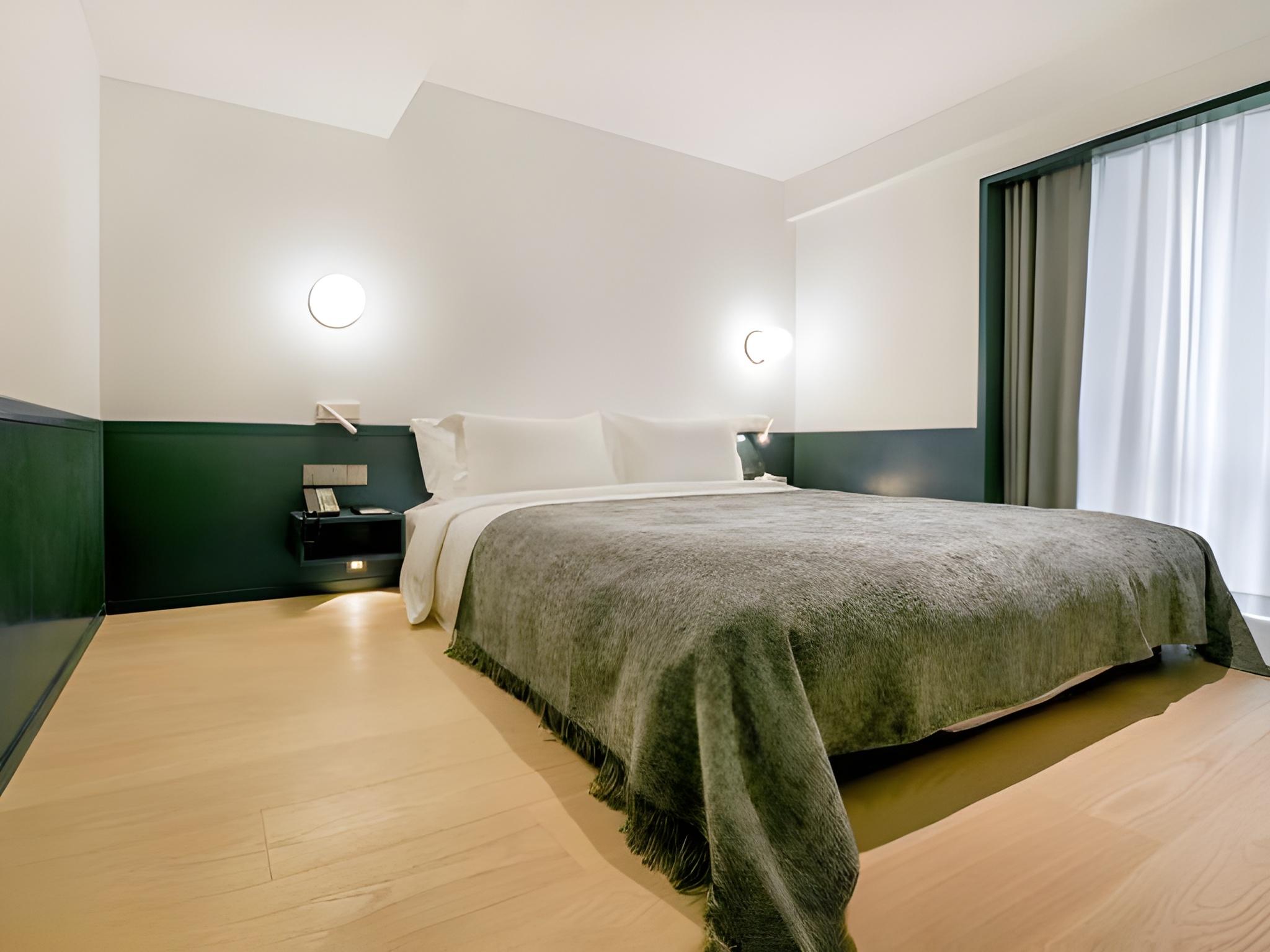 Style, Light, Luxury, Suite, Queen Bed, Sofa