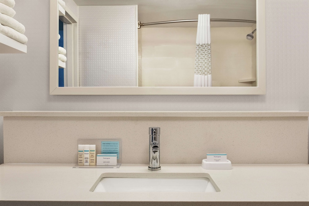 Hampton Inn by Hilton London 16/39