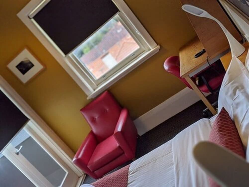 Tolarno Hotel 36/52