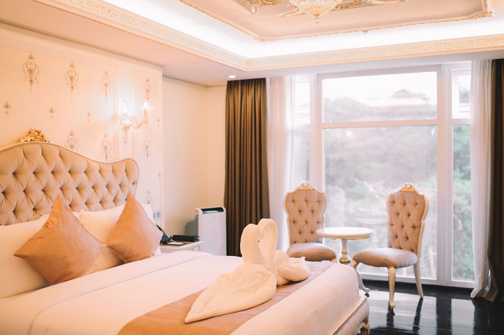 Lafaayette Luxury Suites Baguio 10/50