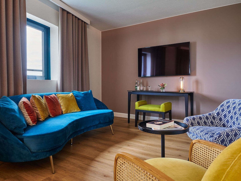 Mercure Paris Nanterre 23/48