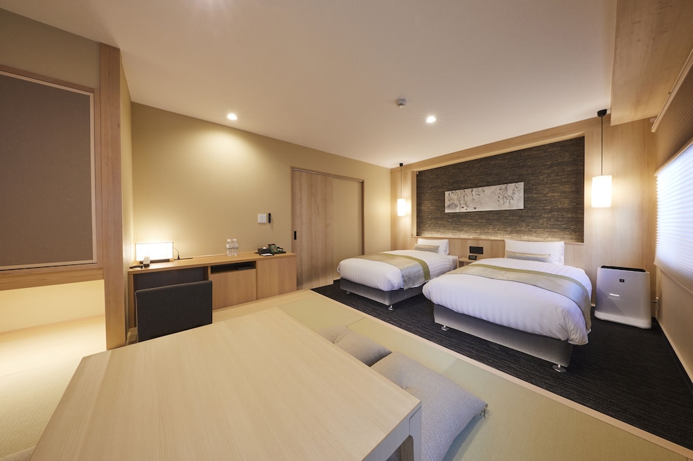 Rinn Shirakawa South 7/50
