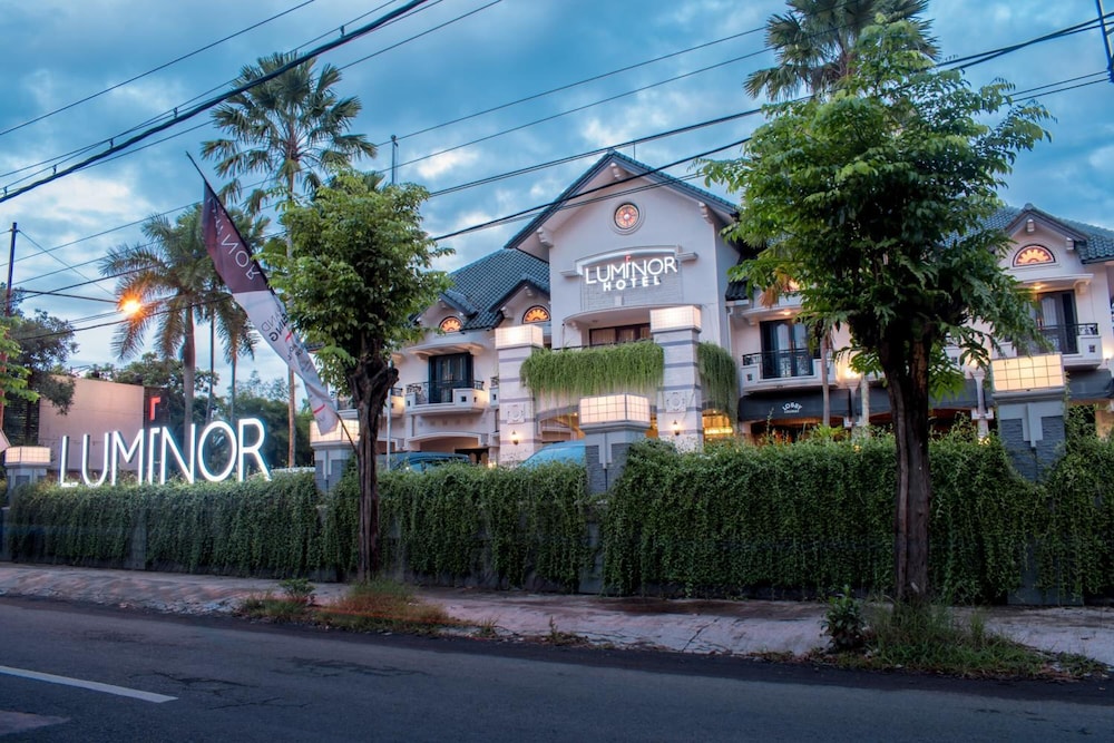 Luminor Hotel Jember (ex Panorama Hotel) 7/65
