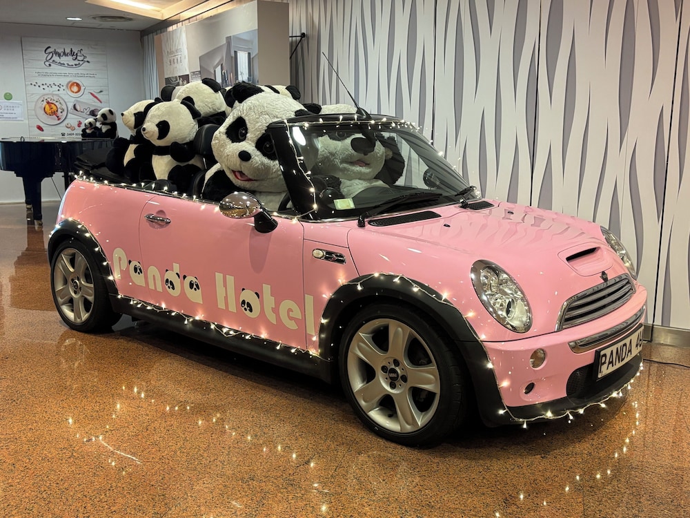 Panda Hotel Hong Kong 25/27