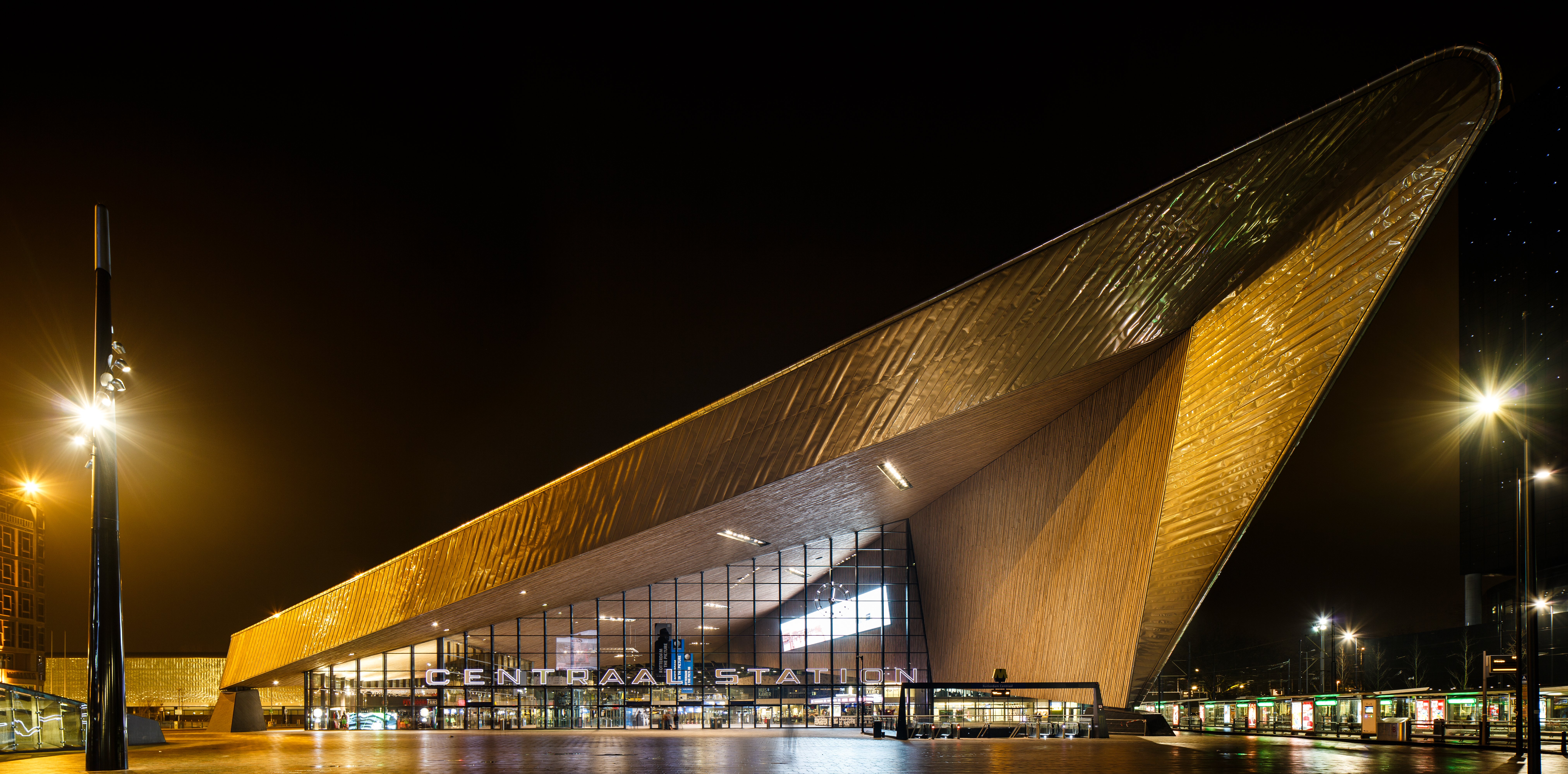 HOLIDAY INN EXPRESS ROTTERDAM - CENTRAL STATION 59/60