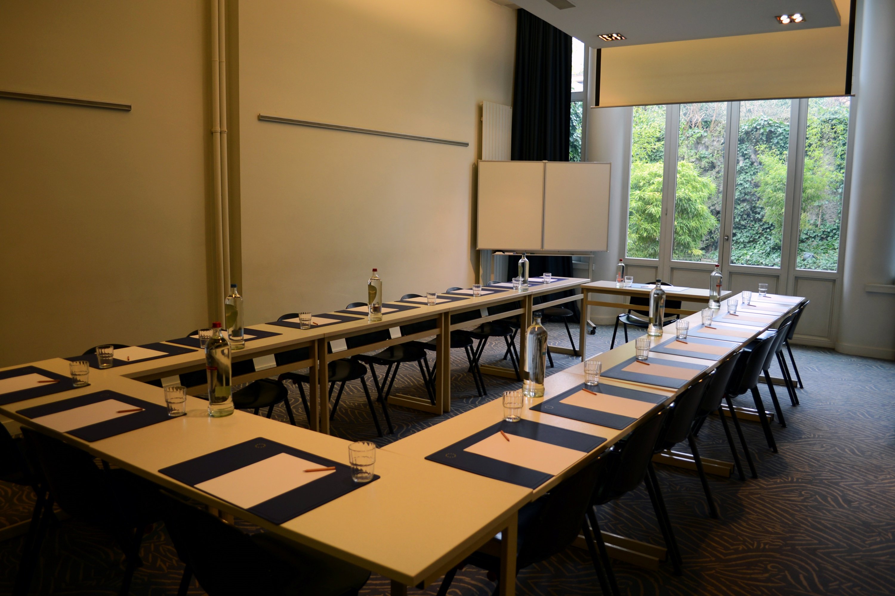 Hotel Du Congres 69/74