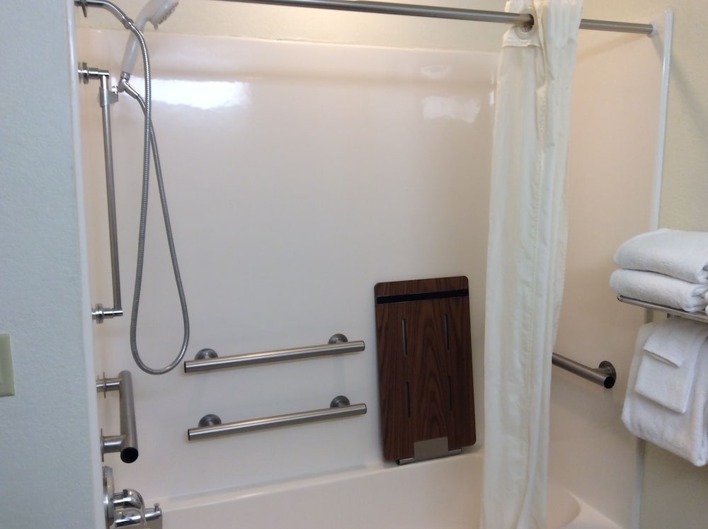 Microtel Inn Suites By Wyndham Rice Lake 10/33