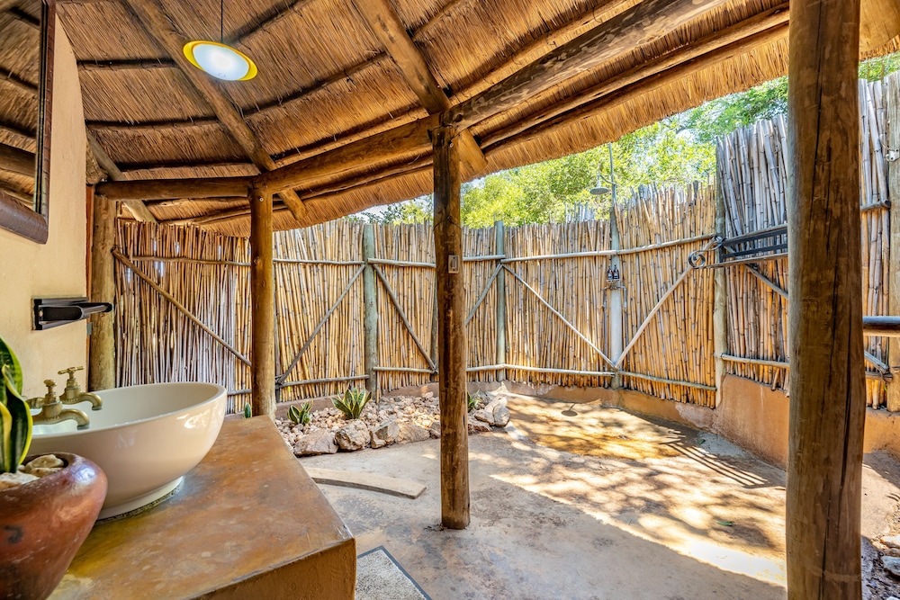 Umlani Bushcamp - Lodge 20/50