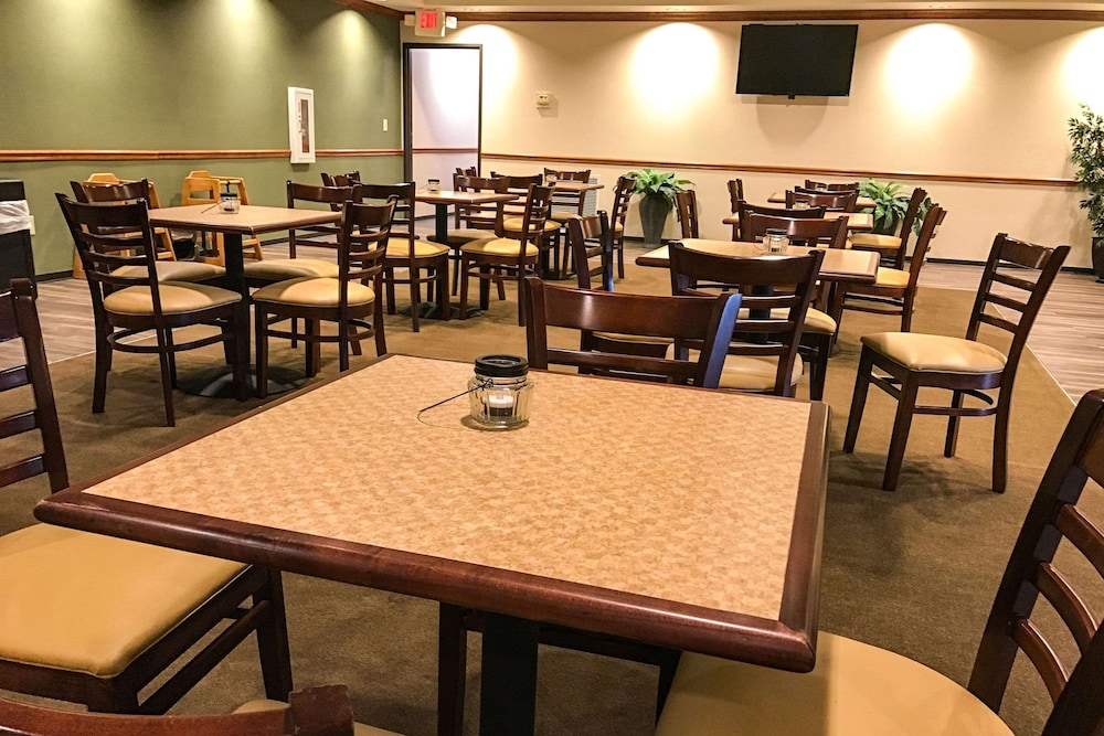 Spark by Hilton Shepherdsville Louisville South 40/43