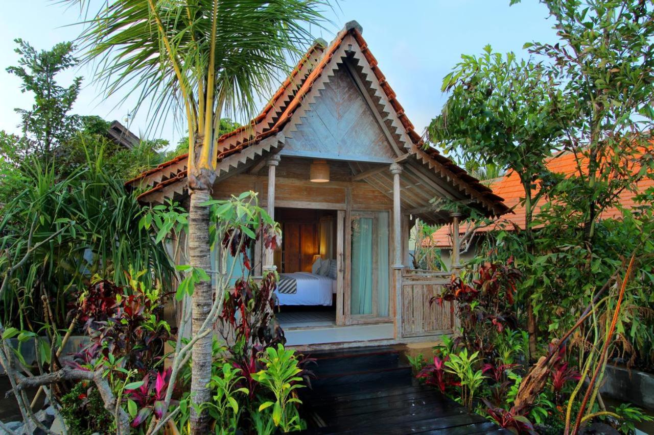 Outpost Ubud Bungalows 1/13
