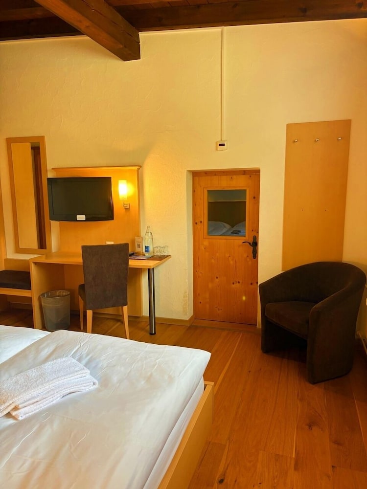 Madrisa Lodge 19/62