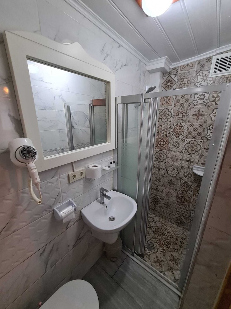 W. House Kadikoy 30/60