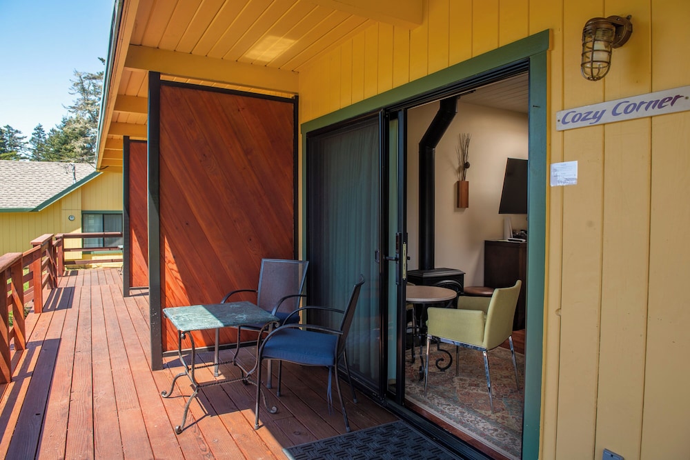 Inn at Buckhorn Cove 33/59