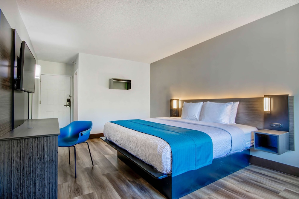 Motel6 Jeffersonville, IN - Louisville 15/33