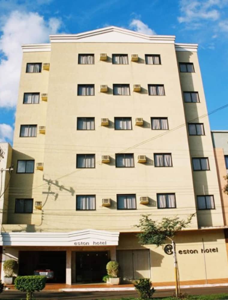 Eston Hotel 1/38