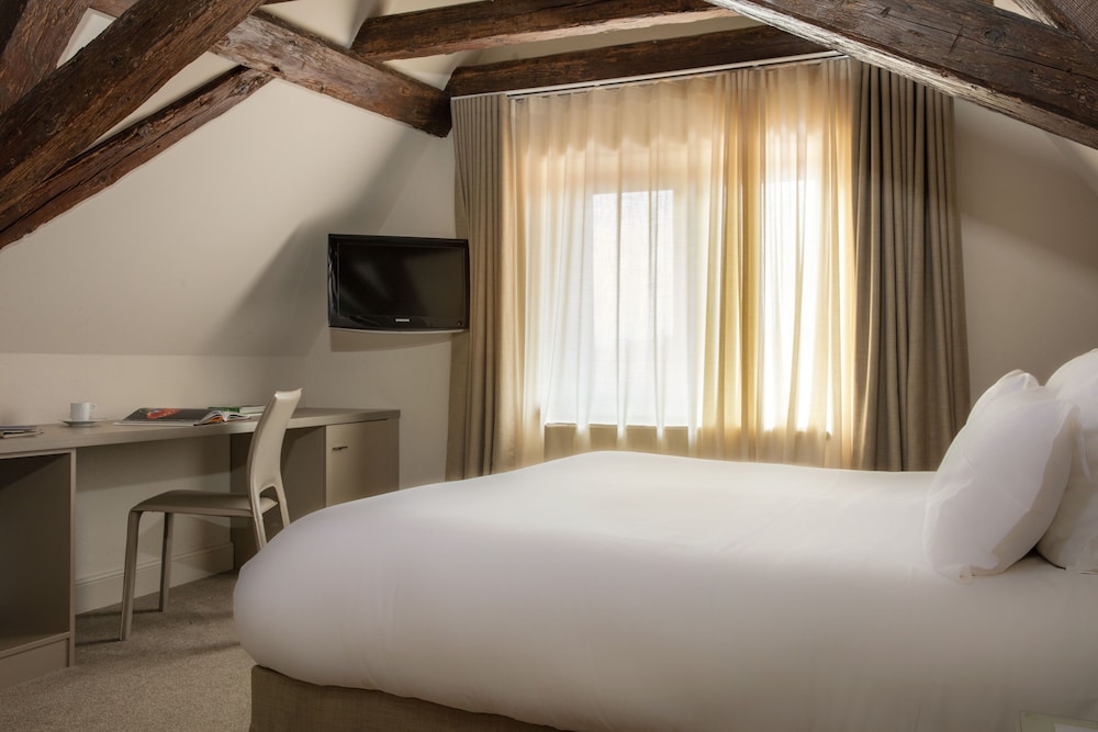 FAMILY, DOUBLE BED, SOFA