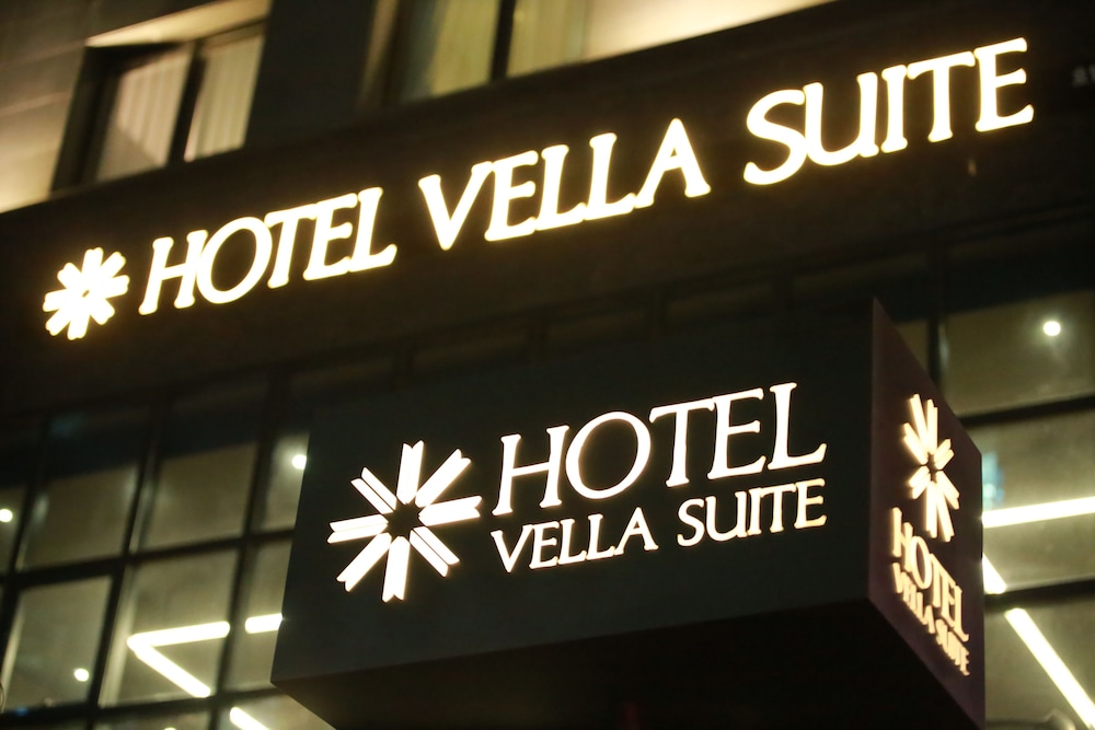 Vella Suite Hotel 9/50
