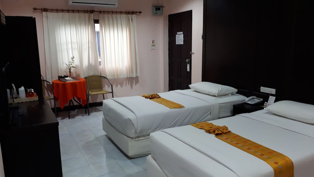 SILAMANEE RESORT & SPA HOTEL 30/59