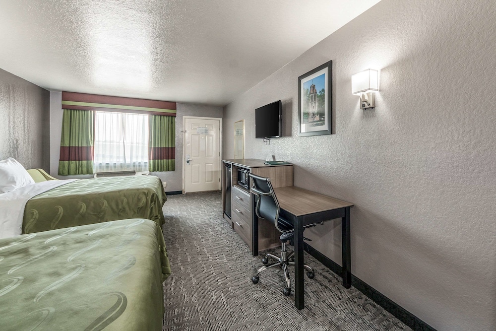Quality Inn I-10 East near Frost Bank Center 22/42