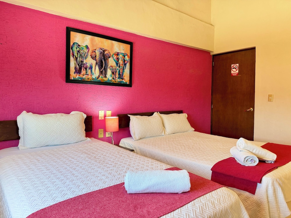غرفة قياسية بسرير كوين وسرير فردي بإطلالة على المسبح، Barranquilla Hotel 3/10