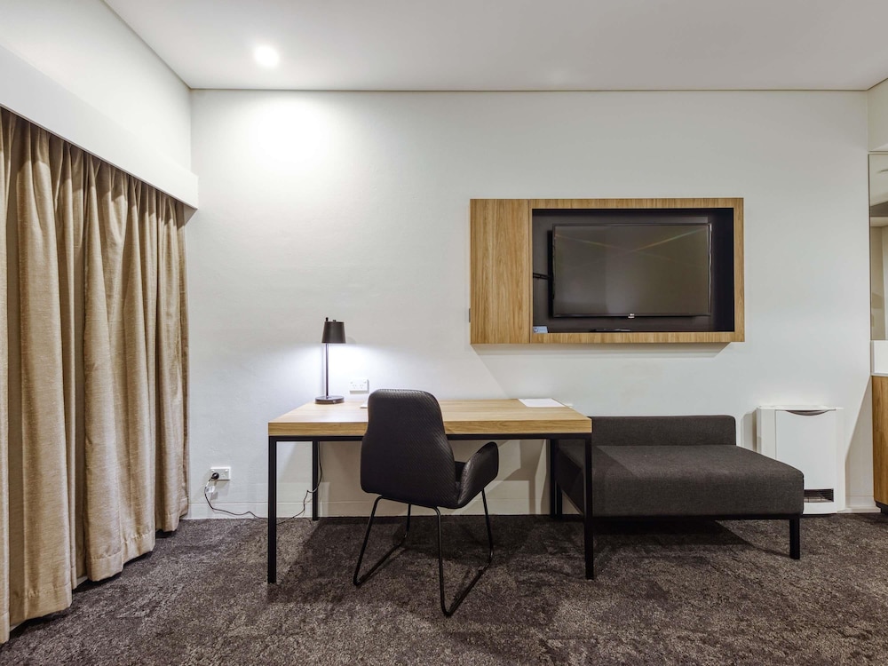 Mercure Penrith 57/69