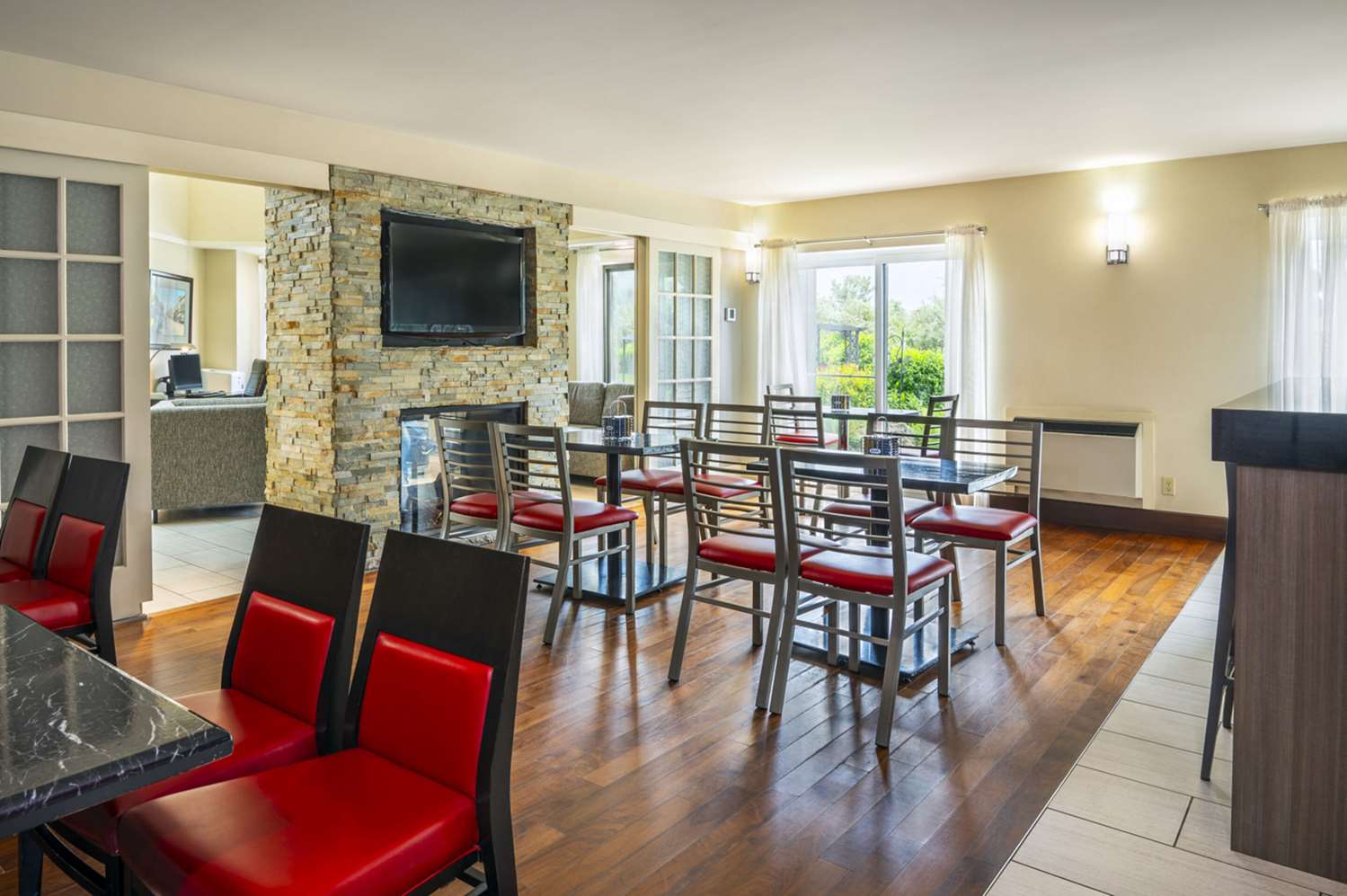 Comfort Inn Newmarket - Aurora 17/30