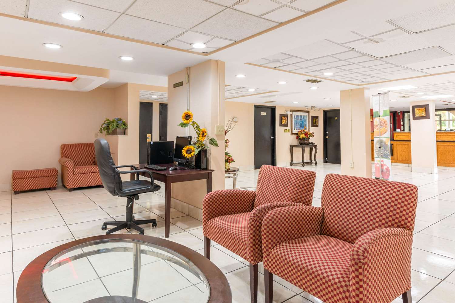 Quality Inn & Suites Orlando Airport 14/18