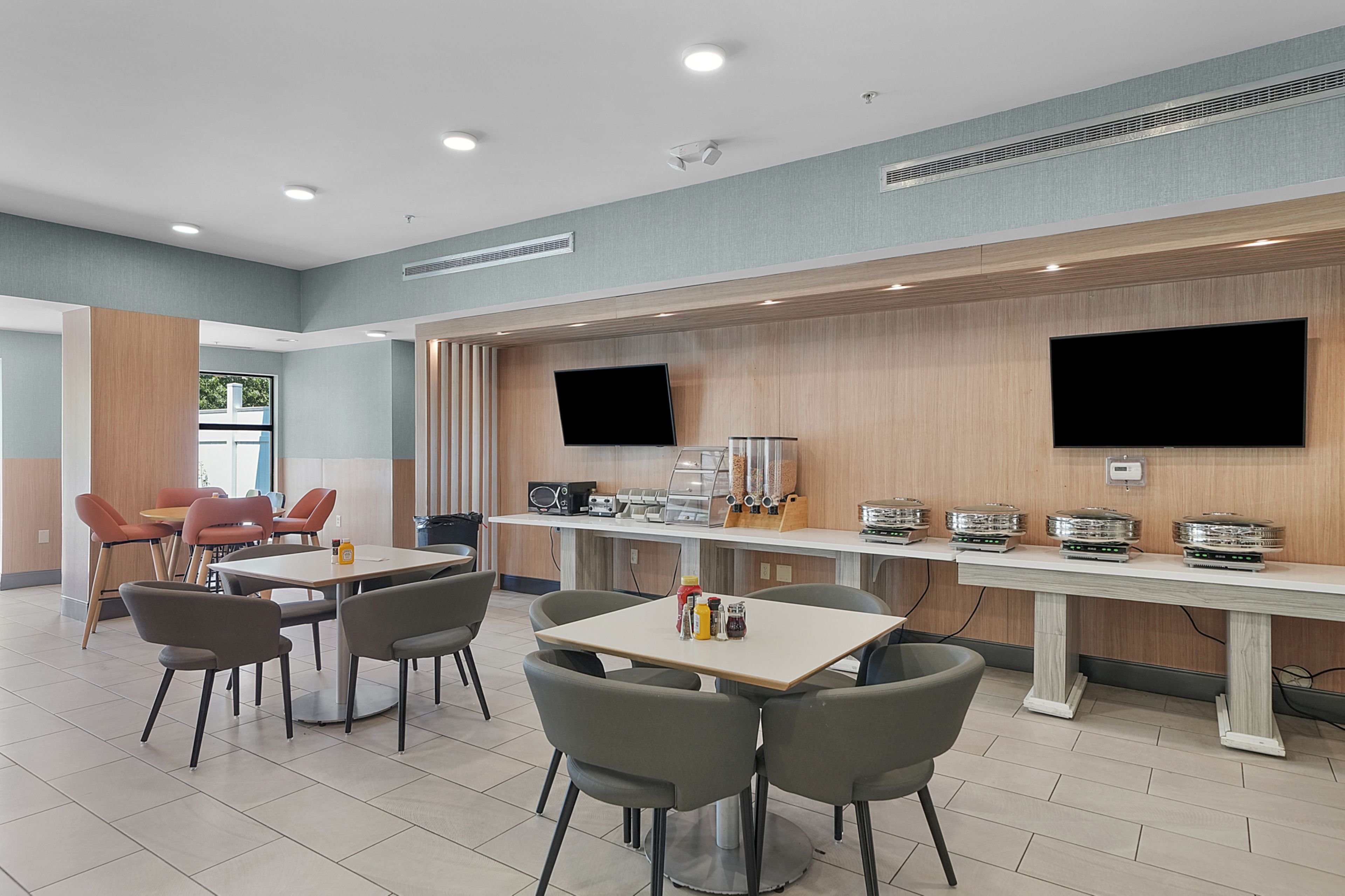 Holiday Inn Grand Rapids South 27/39