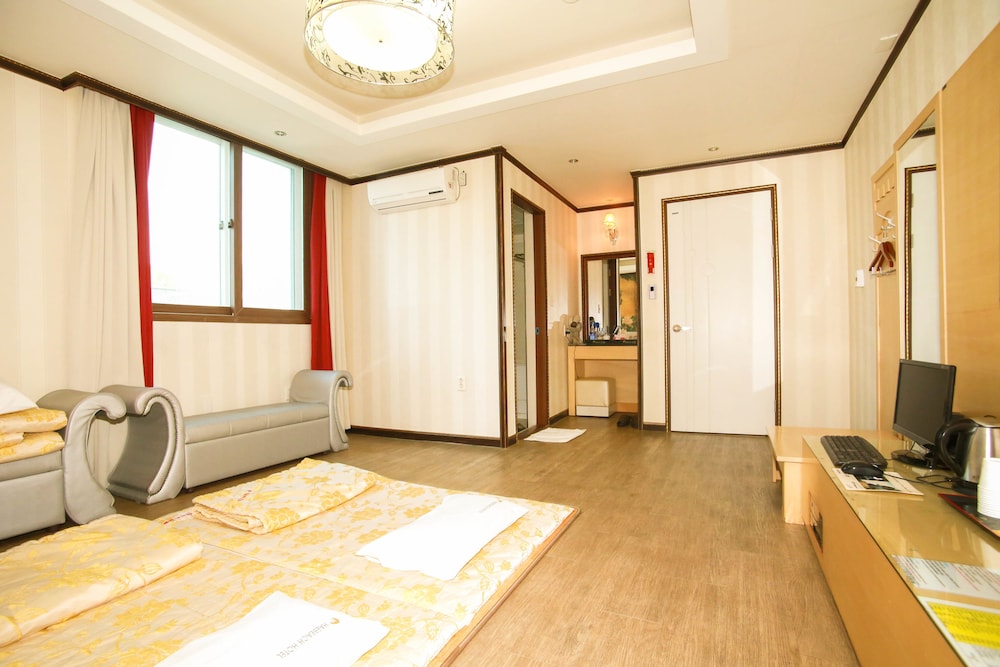 Yeosu Haebeach Hotel 11/16