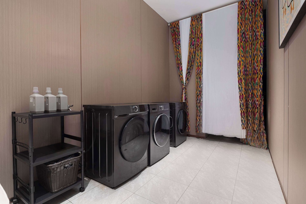 Days Hotel by Wyndham Xishuangbanna Jinghong 21/25