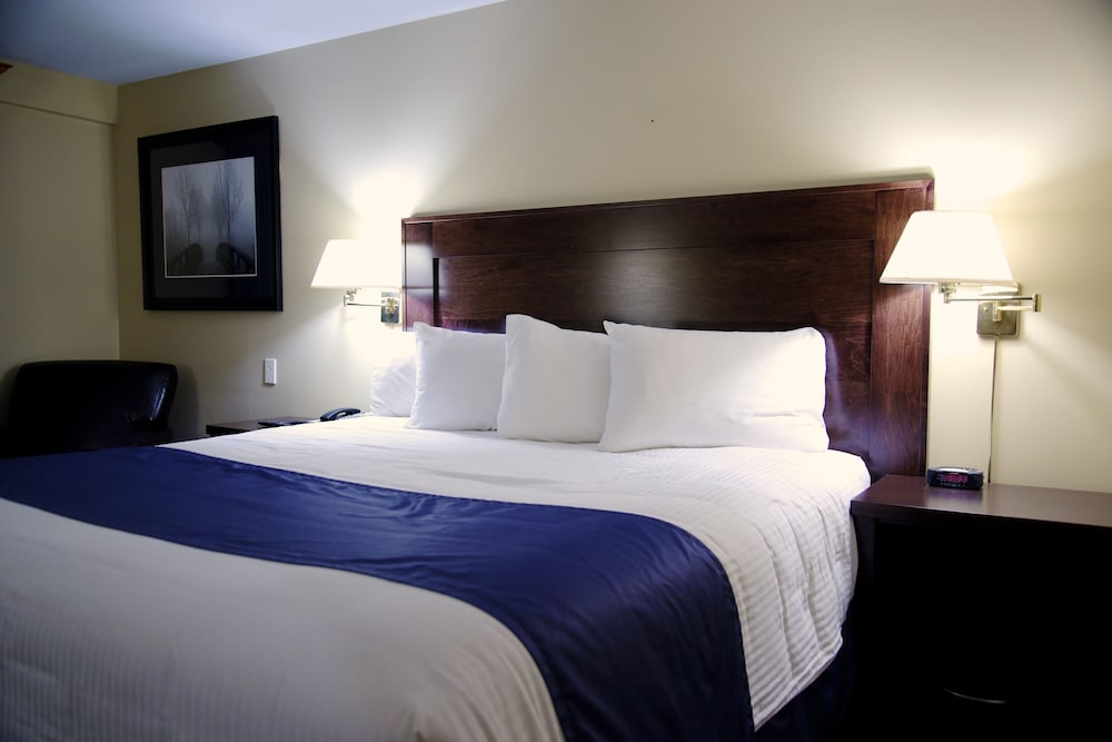 St. Christopher's Hotel 10/48
