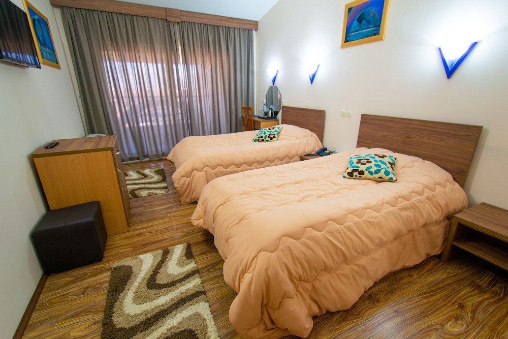 Kristal Palace Hotel 30/71