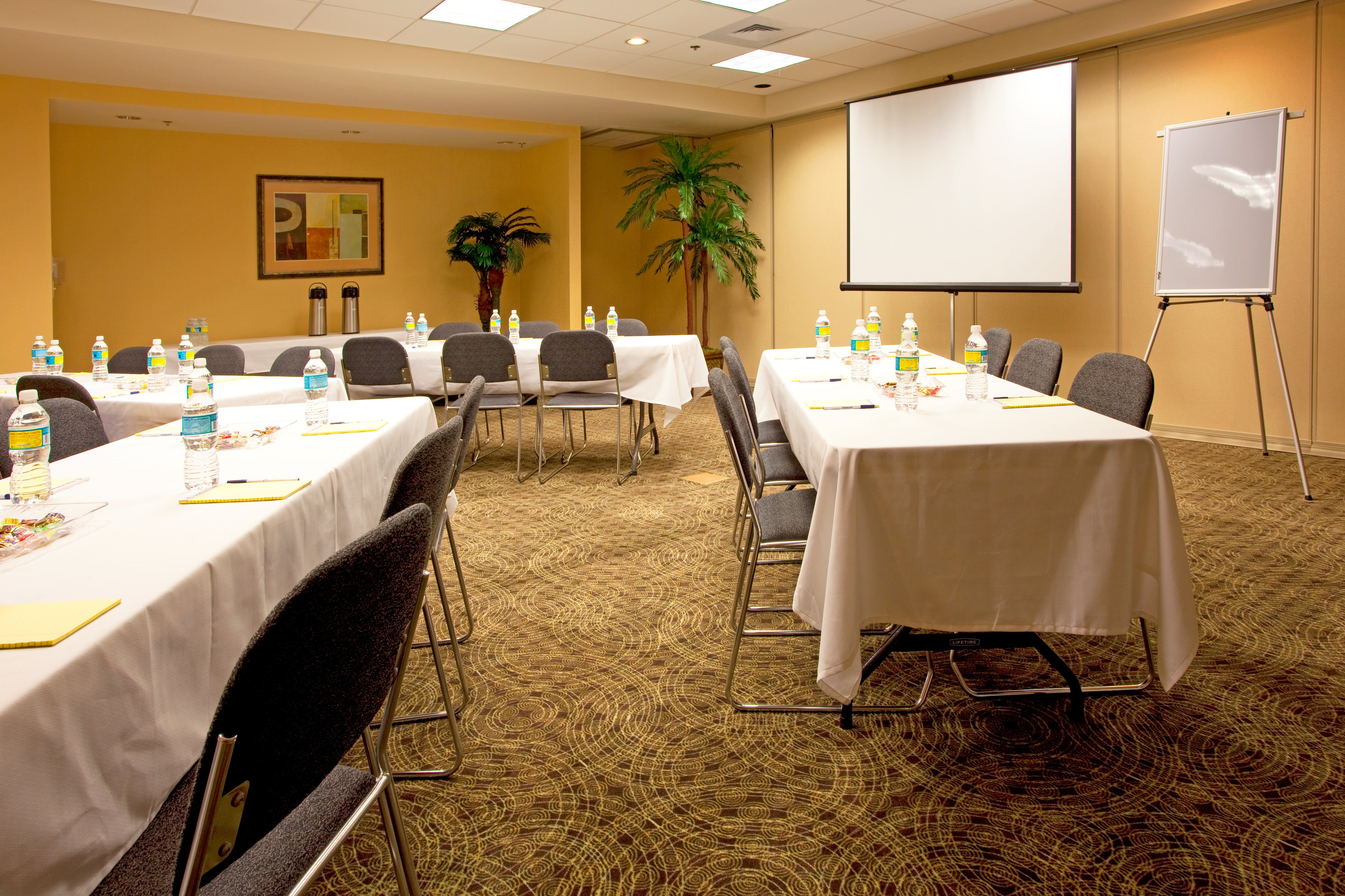 Holiday Inn Express Hotel & Suites Chaffee - Jacksonville West 45/49