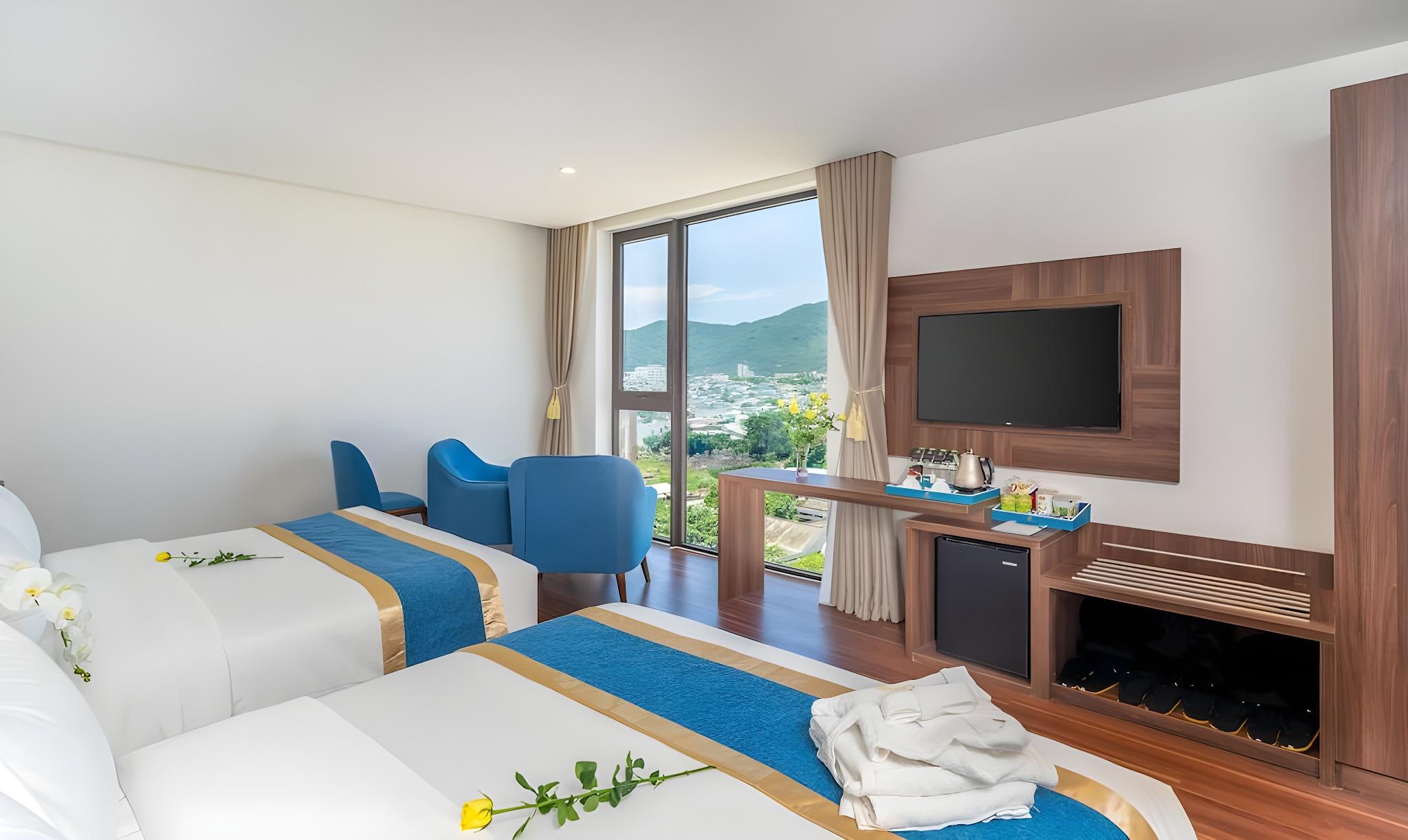 Family, Single Bed, with View
