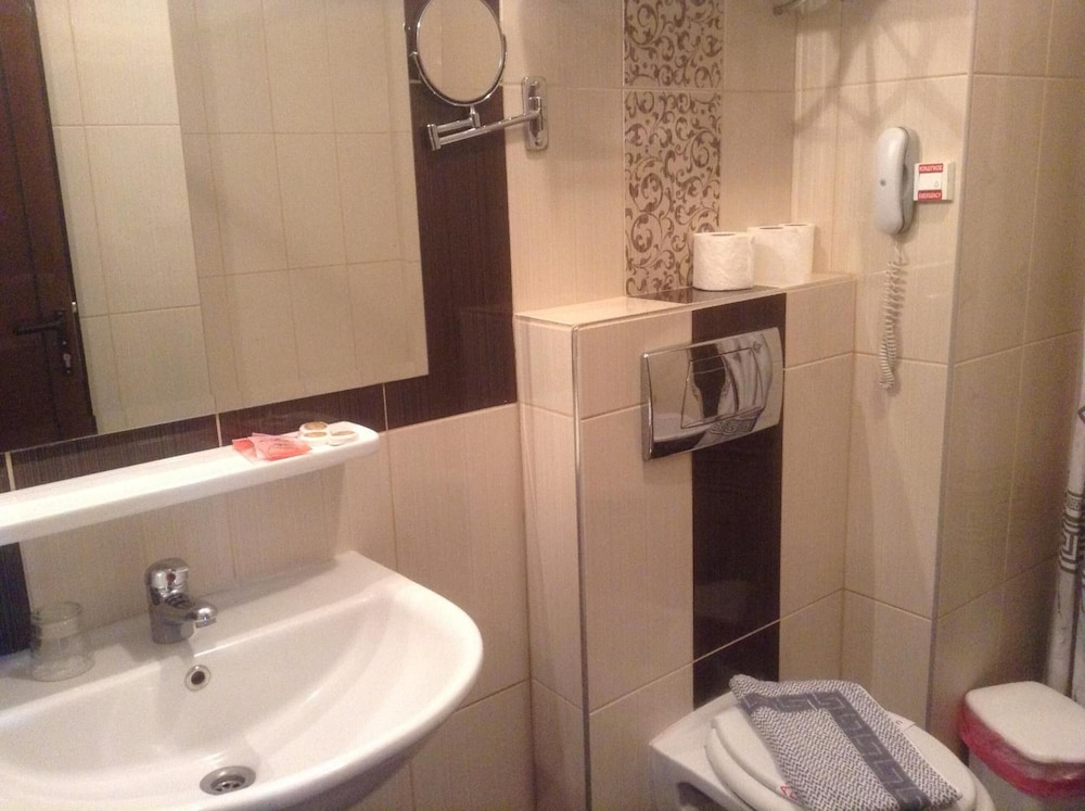 Kosta-Famissi Hotel 42/45