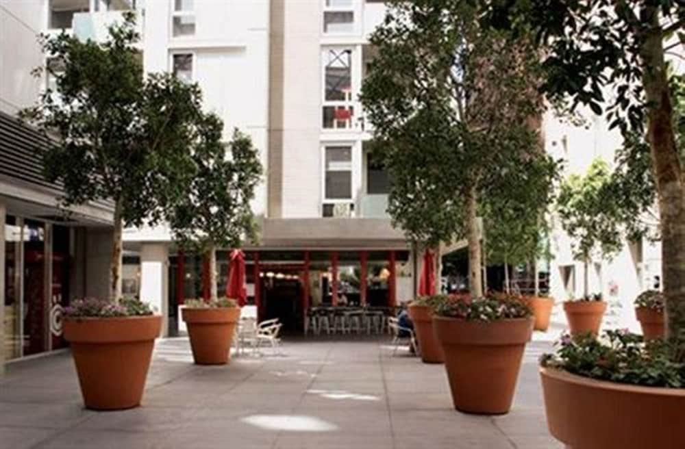 TRIBECA SERVICED APARTMENTS 41/47