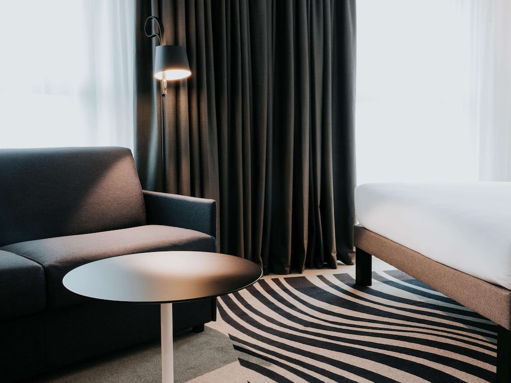 Novotel Angers Centre Gare 48/75