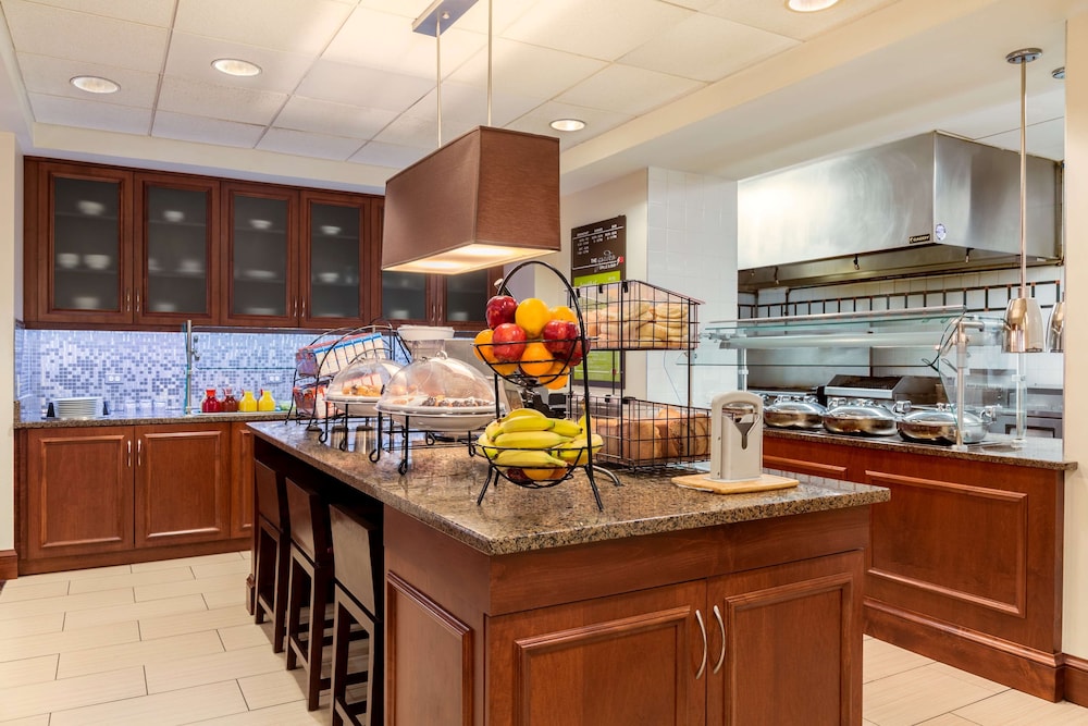 Hilton Garden Inn Arlington Courthouse Plaza 62/83
