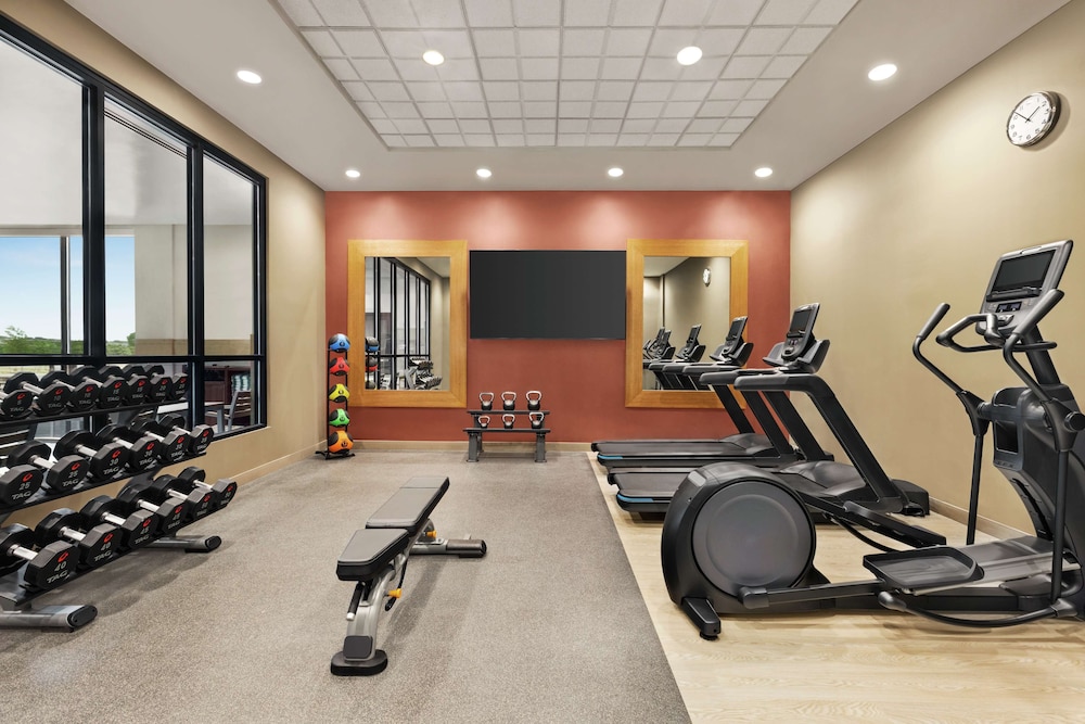 Embassy Suites by Hilton Round Rock 27/63