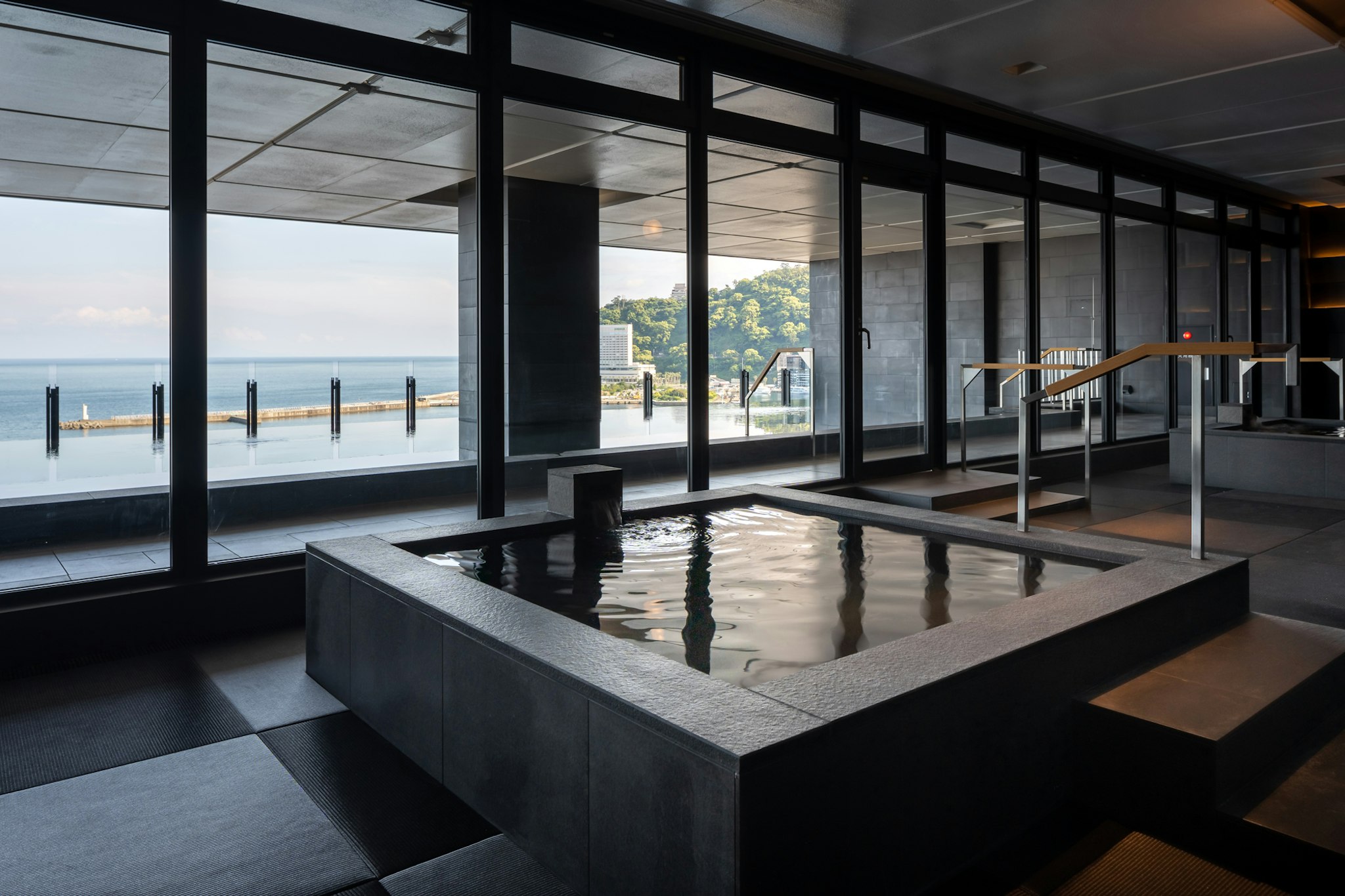 Pearl Star Hotel Atami 8/24
