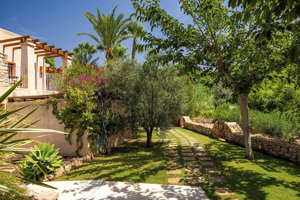 Can Lluc Boutique Country Hotel & Villas 89/92