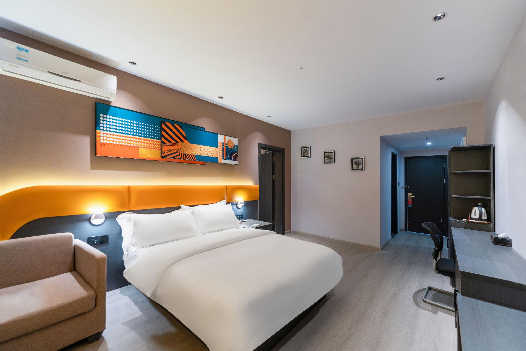 DELUXE, SUITE, TWIN BEDS