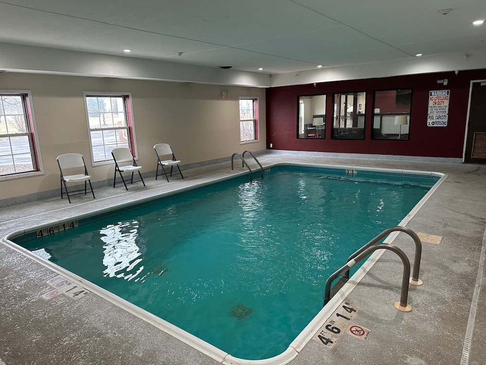 Econo Lodge Inn & Suites Monee 55/59