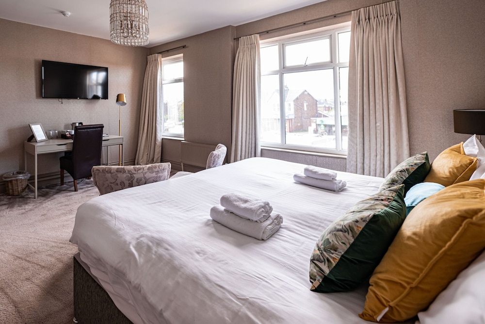 Peaky Blinders Accommodation & Bar 5/50