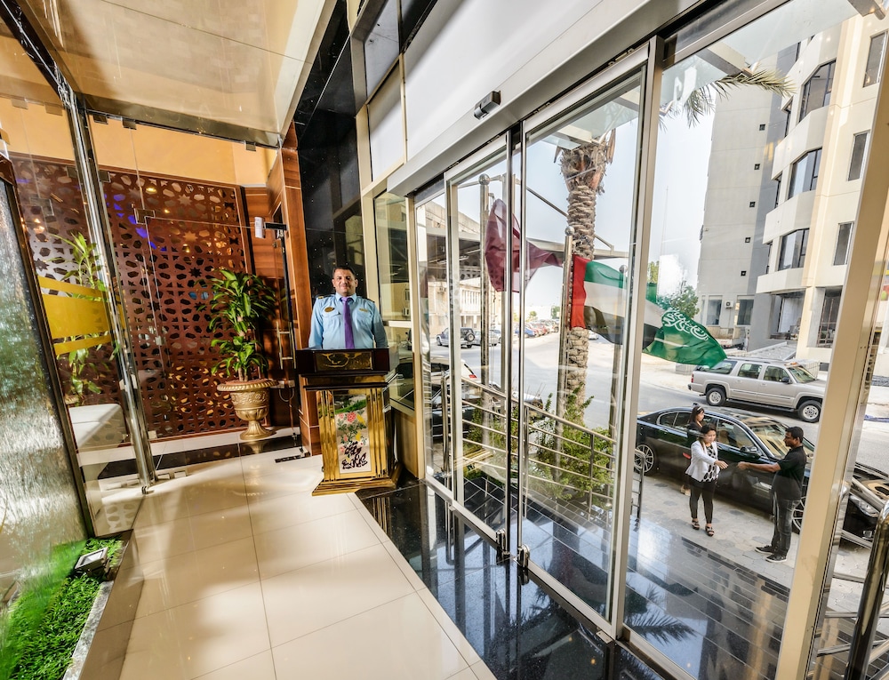 Bravo Royal Hotel Suites 13/43
