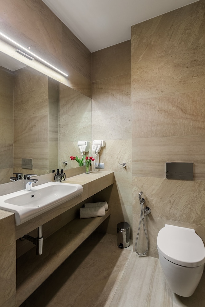 No.23 Premium Aparthotel 36/38
